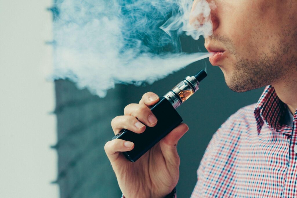 5 Dangerous Side Effects of Smoking Dabs